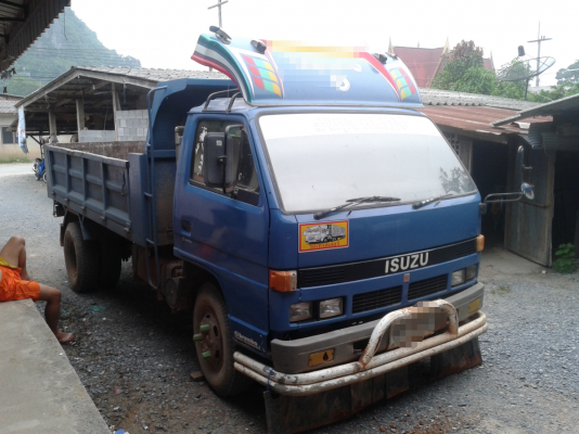 ISUZU NPR 115