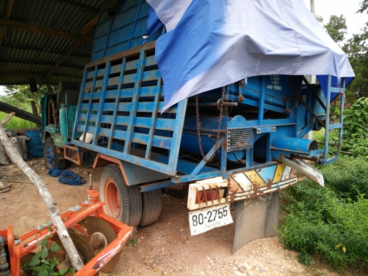 ขาย รถนวดข้าวตู้ 7ฟุต เครื่องisuzu 185 แรง เฟื้องfหน้าหลัง