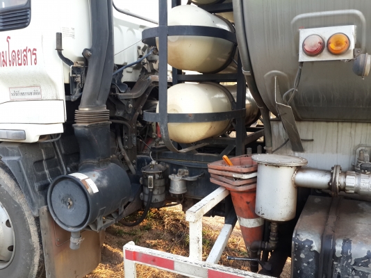 รถบรรทุกน้ำมันดีเซล -ถังขนาด18,000 ลิตร