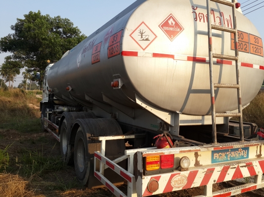 รถบรรทุกน้ำมันดีเซล -ถังขนาด18,000 ลิตร