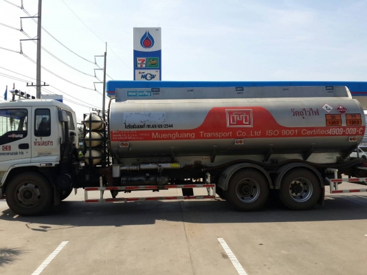 รถบรรทุกน้ำมันดีเซล -ถังขนาด18,000 ลิตร
