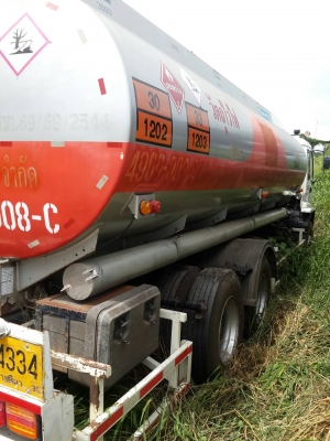 รถบรรทุกน้ำมันดีเซล -ถังขนาด18,000 ลิตร