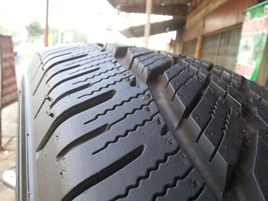 ยางใหม่265 70 15 ปี13 ยังไม่เคยลงพื้น 1ชุด4เส้น6,800บ. ยางใหม่265 70 15 ปี13 ยังไม่เคยลงพื้น 1ชุด4เส้น6,800บ.