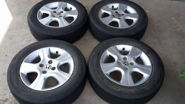 ล้อเดิม Honda 4รู100 แถมยาง Bridgestone พร้อมใช้งาน