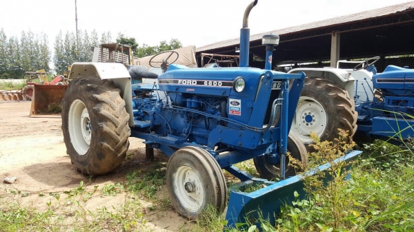 ขายรถไถ FORD 6600 T5 สภาพพร้อมใช้งาน อุปกรณ์มีผาน 3 และผานดันหน้า เอกสารเล่มทะเบียนครบ