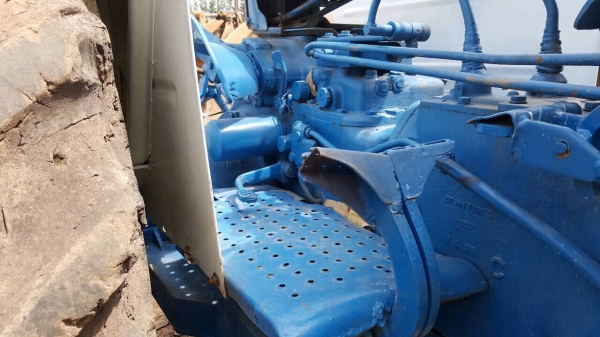 ขายรถไถ FORD 6600 T5 สภาพพร้อมใช้งาน อุปกรณ์มีผาน 3 และผานดันหน้า เอกสารเล่มทะเบียนครบ