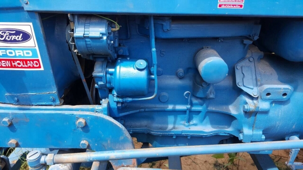 ขายรถไถ FORD 6600 T5 สภาพพร้อมใช้งาน อุปกรณ์มีผาน 3 และผานดันหน้า เอกสารเล่มทะเบียนครบ