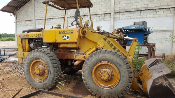 ขายรถตัก KOMATSU JH30 พร้อมใช้งาน รถใช้งานอยู่เป็นประจำ ราคาคุยกันได้ครับ ขายรถตัก KOMATSU JH30 พร้อมใช้งาน รถใช้งานอยู่เป็นประจำ ราคาคุยกันได้ครับ