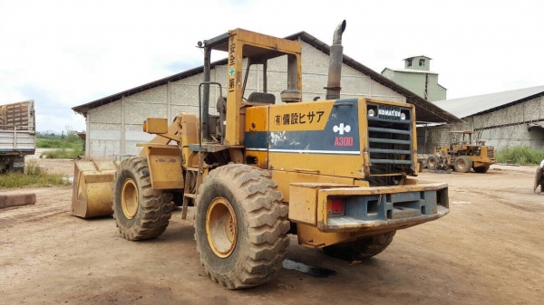 ขายรถตัก KOMATSU WA300 เอกสารใบอินวอยซ์ครบ สภาพพร้อมใช้งาน เครื่องแน่น ปั้มดี ราคาต่อรองได้ครับ