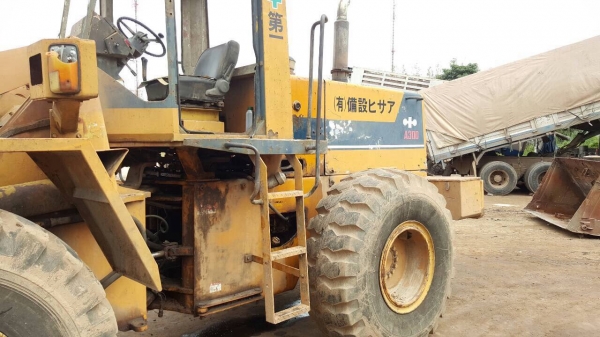 ขายรถตัก KOMATSU WA300 เอกสารใบอินวอยซ์ครบ สภาพพร้อมใช้งาน เครื่องแน่น ปั้มดี ราคาต่อรองได้ครับ