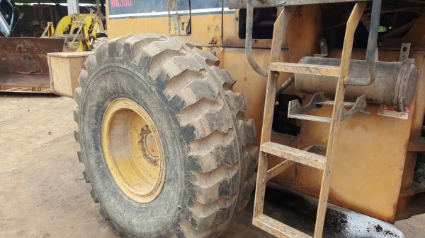 ขายรถตัก KOMATSU WA300 เอกสารใบอินวอยซ์ครบ สภาพพร้อมใช้งาน เครื่องแน่น ปั้มดี ราคาต่อรองได้ครับ