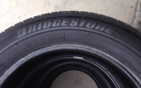 - ขายยาง BRIDGESTONE  215/60/16