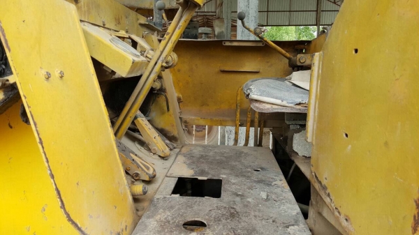 ขายรถตัก KOMATSU JH60 รถใช้งานอยู่เป็นประจำ เครื่องดี ปั้มดี ราคาต่อรองได้ครับ