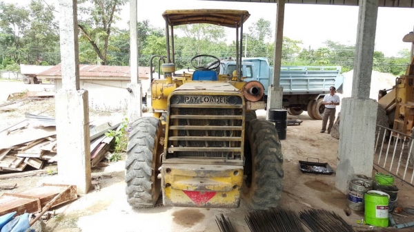 ขายรถตัก KOMATSU JH60 รถใช้งานอยู่เป็นประจำ เครื่องดี ปั้มดี ราคาต่อรองได้ครับ