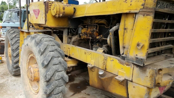 ขายรถตัก KOMATSU JH60 รถใช้งานอยู่เป็นประจำ เครื่องดี ปั้มดี ราคาต่อรองได้ครับ