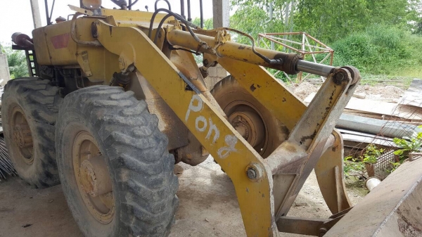 ขายรถตัก KOMATSU JH60 รถใช้งานอยู่เป็นประจำ เครื่องดี ปั้มดี ราคาต่อรองได้ครับ