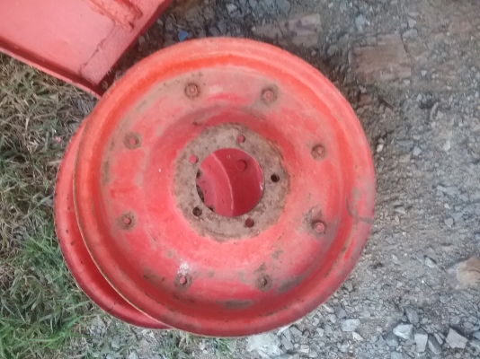 ล้อกระทะรถไถ ขอบ 16 มี 1 คู่ ล้อกระทะรถไถ ขอบ 16 มี 1 คู่