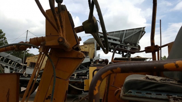 ขายรถเกรด KOMATSU GD600R-1 สภาพดีพร้อมใช้งาน เอกสารเล่มทะเบียนครบ เครื่องดี ปั้มแรง ใช้งานได้ดีทุกระบบ ยางเต็ม ราคาคุยกันได้ครับ ขายรถเกรด KOMATSU GD600R-1 สภาพดีพร้อมใช้งาน เอกสารเล่มทะเบียนครบ เครื่องดี ปั้มแรง ใช้งานได้ดีทุกระบบ ยางเต็ม ราคาคุยกันได้ครับ