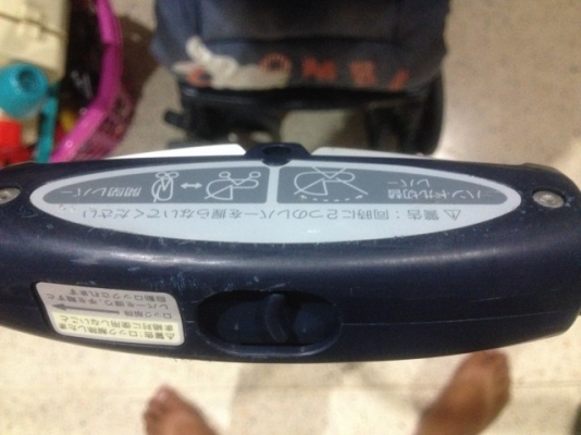 รถเข็นเด็ก COMBI ของเก่าญี่ปุ่นเเท้สภาพตามรูปครับ