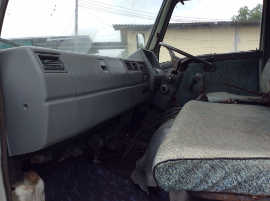 ขายรถหกล้อดั้มHINO FC2 W 120 แรง ซุปเปอร์เสี่ยรถแท้ห้างสภาพสวยจัดๆเอกสารพร้อมโอนเจ้าของขายเองราคา 360000