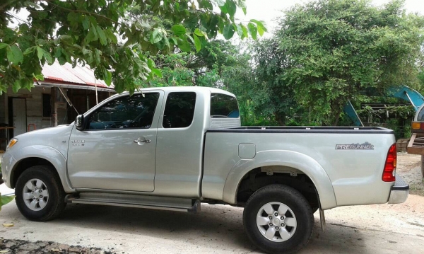 ขาย TOYOTA VIGO PRERUNNER 3.0 ปี 49/2006 เกียร์ธรรมดา ออกห้างมือเดียว รถสวยไม่เคยชน วิ่งน้อย ทะเบียนพร้อมโอนครับ