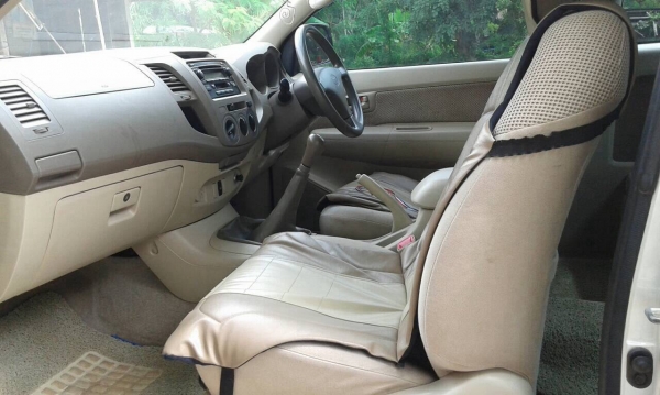 ขาย TOYOTA VIGO PRERUNNER 3.0 ปี 49/2006 เกียร์ธรรมดา ออกห้างมือเดียว รถสวยไม่เคยชน วิ่งน้อย ทะเบียนพร้อมโอนครับ