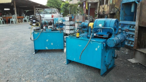 ** เหลือ 1 ชุดสุดท้าย ** ปั้มน้ำมันไฮดรอลิค DAIKIN JAPAN มอเตอร์ ขนาด 7.5 HP. มาพร้อม วาล์วคอนโทรลไฟฟ้า DC 24 V. 8 ชุดใน 1 ตัวสภาพสวย 089-2499-123 นครปฐม