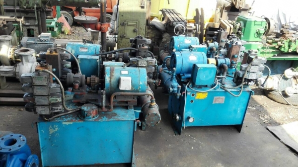 ** เหลือ 1 ชุดสุดท้าย ** ปั้มน้ำมันไฮดรอลิค DAIKIN JAPAN มอเตอร์ ขนาด 7.5 HP. มาพร้อม วาล์วคอนโทรลไฟฟ้า DC 24 V. 8 ชุดใน 1 ตัวสภาพสวย 089-2499-123 นครปฐม