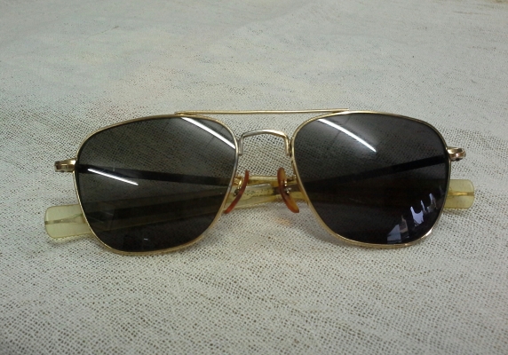 แว่นตาเสืออากาศอเมริกันรุ่นเก่า COMMAND/USA