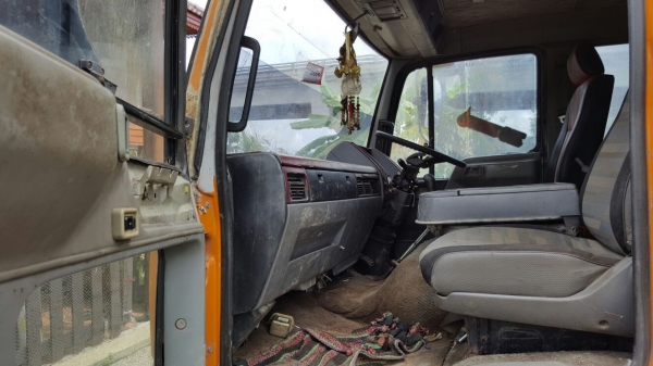 รถฮีโน่ 6 ล้อดั้ม FC4J  145 แรงม้า. ปี 41     สนใจติดต่อ  081 - 6079515