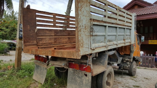 รถฮีโน่ 6 ล้อดั้ม FC4J  145 แรงม้า. ปี 41     สนใจติดต่อ  081 - 6079515