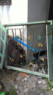 ขายหน้าต่าง พร้อมวงกบเเละเหล็กดัด ขายรวมพร้อมกระเบื้องซีเเพค