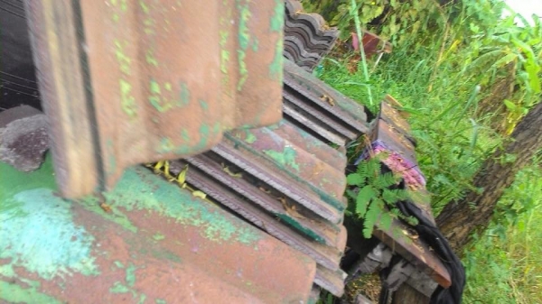 ขายหน้าต่าง พร้อมวงกบเเละเหล็กดัด ขายรวมพร้อมกระเบื้องซีเเพค