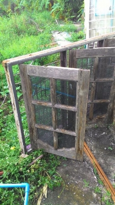 ขายหน้าต่าง พร้อมวงกบเเละเหล็กดัด ขายรวมพร้อมกระเบื้องซีเเพค