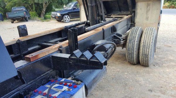 รถมิตซู 6 ล้อดั้ม 130 แรงม้า. ปี 42  ( ยูโรวัน. )    สนใจติดต่อ  081 - 6079515