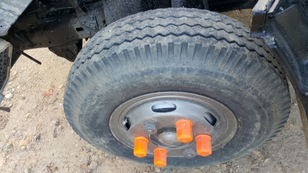 รถมิตซู 6 ล้อดั้ม 130 แรงม้า. ปี 42  ( ยูโรวัน. )    สนใจติดต่อ  081 - 6079515