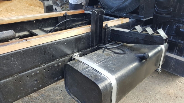 รถมิตซู 6 ล้อดั้ม 130 แรงม้า. ปี 42  ( ยูโรวัน. )    สนใจติดต่อ  081 - 6079515