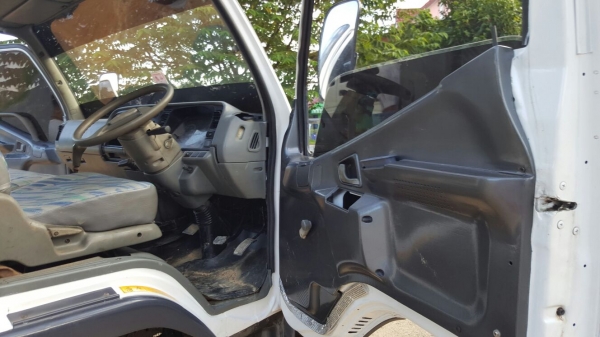 รถมิตซู 6 ล้อดั้ม 130 แรงม้า. ปี 42  ( ยูโรวัน. )    สนใจติดต่อ  081 - 6079515