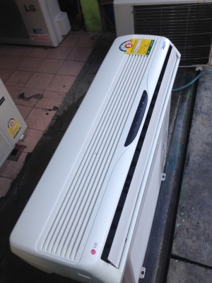 **** ขายแอร์ LG 9000 BTU สภาพสวย ****