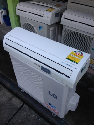 **** ขายแอร์ LG 9000 BTU สภาพสวย ****