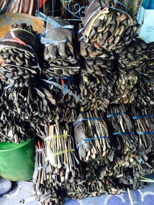 จำหน่ายถุงมือ มือสอง สภาพ80\% สอบถามโทร 080-6135462