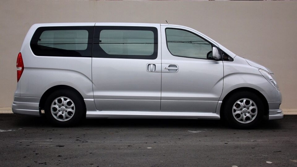 ขายด่วน 2008 Hyundai H-1 2.5 ดีเซล รถตู้เอนกประสงค์ เกียร์ธรรมดา