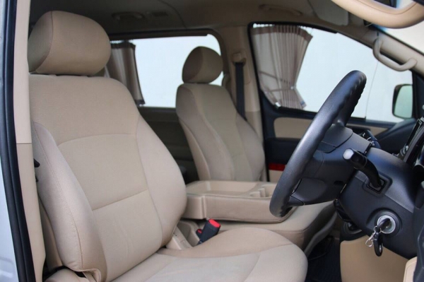 ขายด่วน 2008 Hyundai H-1 2.5 ดีเซล รถตู้เอนกประสงค์ เกียร์ธรรมดา