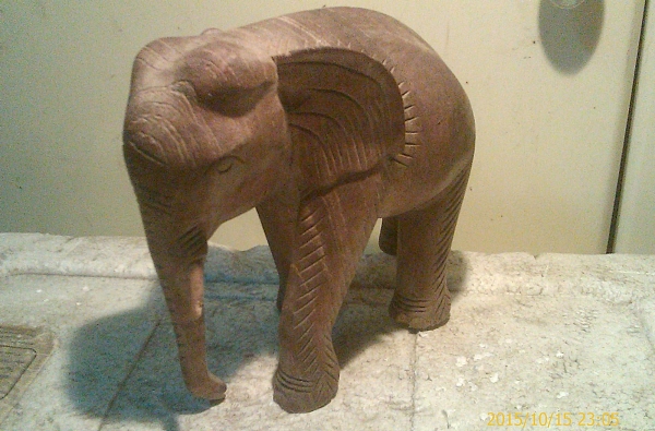 ช้างไม้แกะสัก งานเก่า