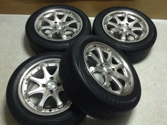 แม็กขอบ 15 นิ้ว 4 รู 100 พร้อมยาง195/55/15ปี 11 สวยๆ แม็กขอบ 15 นิ้ว 4 รู 100 พร้อมยาง195/55/15ปี 11 สวยๆ