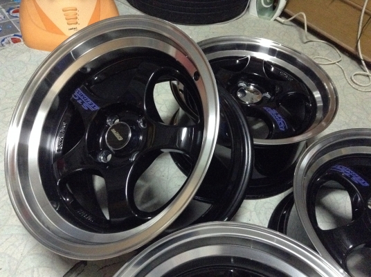 แม็ก S1c ขอบ 15 นิ้ว 4 รู 100 หน้า 7.5 หลัง 8.5 สภาพใหม่แทบไม่มีรอย