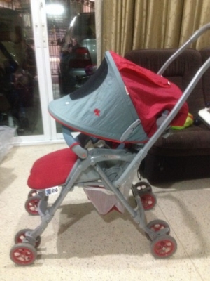 รถเข็นเด็ก APRICA มือสองญี่ปุ่นเข็นได้สองด้านสภาพดี