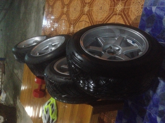 ขายล้อTE37 ขอบ18 หน้า9.5หลัง10.5 ยางนิสโตะ420