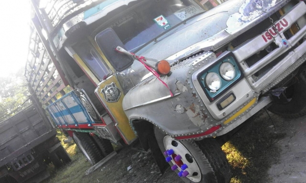 ขาย6 ล้อหน้ายาว เครื่อง 6BD1 165 แรง พวงมาลัยพาวเวอร์ ช่วงล่างใหญ่ฟูโซ่ กระบะเหล็ก ทะเบียนพร้อมโอน