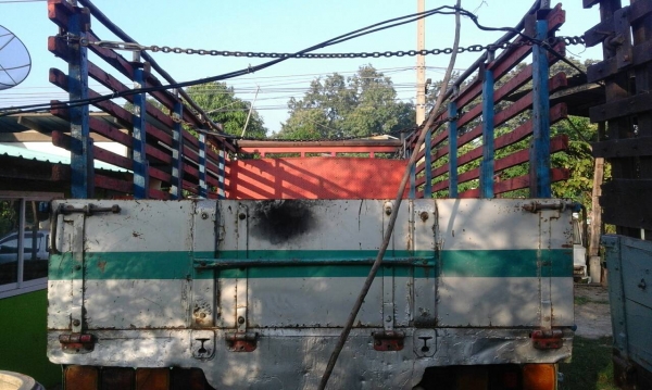 ขาย6 ล้อหน้ายาว เครื่อง 6BD1 165 แรง พวงมาลัยพาวเวอร์ ช่วงล่างใหญ่ฟูโซ่ กระบะเหล็ก ทะเบียนพร้อมโอน